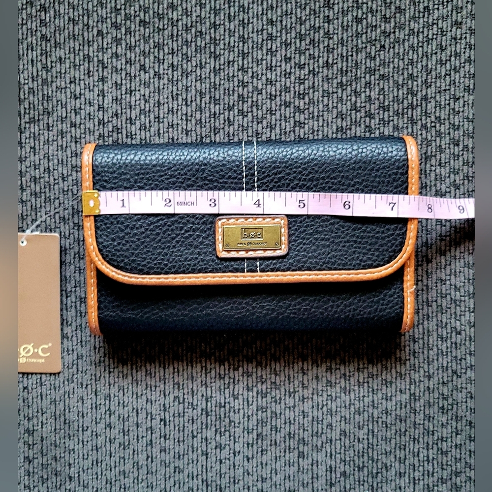 NWT B.O.C. ( Born Concept) Black with Tan Trim Pebbled Wallet - Picture 4 of 7